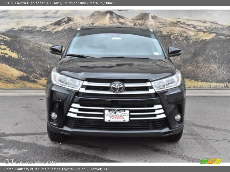 Midnight Black Metallic / Black 2019 Toyota Highlander XLE AWD