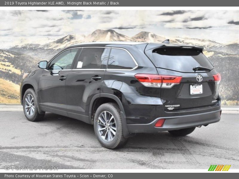 Midnight Black Metallic / Black 2019 Toyota Highlander XLE AWD