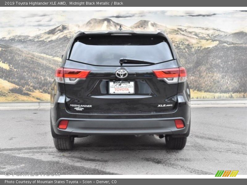 Midnight Black Metallic / Black 2019 Toyota Highlander XLE AWD