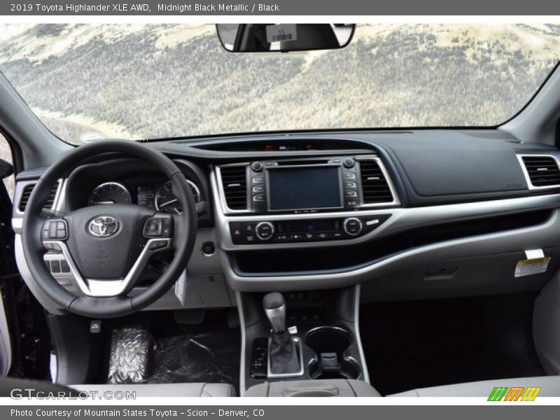 Midnight Black Metallic / Black 2019 Toyota Highlander XLE AWD