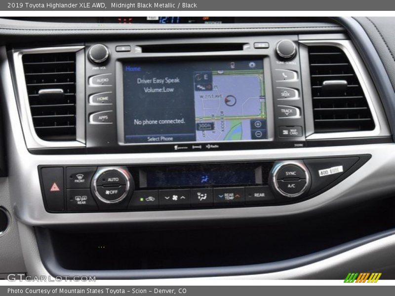 Midnight Black Metallic / Black 2019 Toyota Highlander XLE AWD
