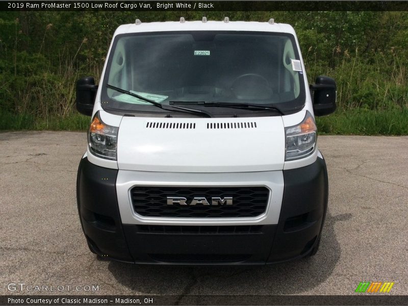 Bright White / Black 2019 Ram ProMaster 1500 Low Roof Cargo Van