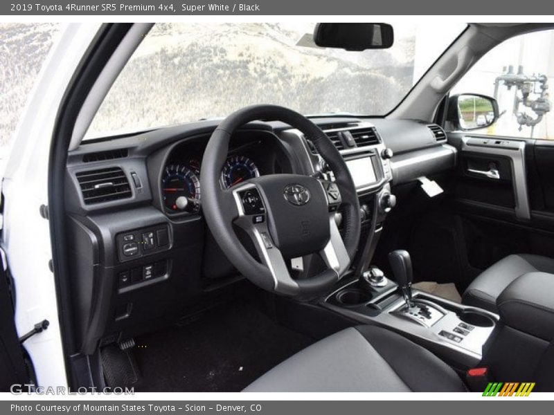 Super White / Black 2019 Toyota 4Runner SR5 Premium 4x4