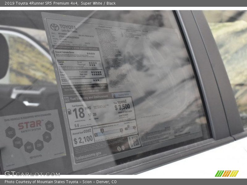 Super White / Black 2019 Toyota 4Runner SR5 Premium 4x4