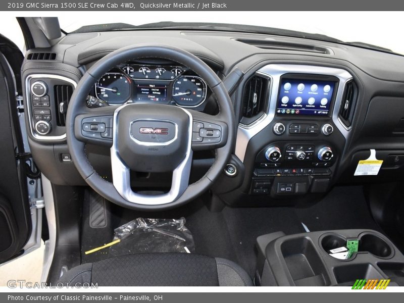 Quicksilver Metallic / Jet Black 2019 GMC Sierra 1500 SLE Crew Cab 4WD