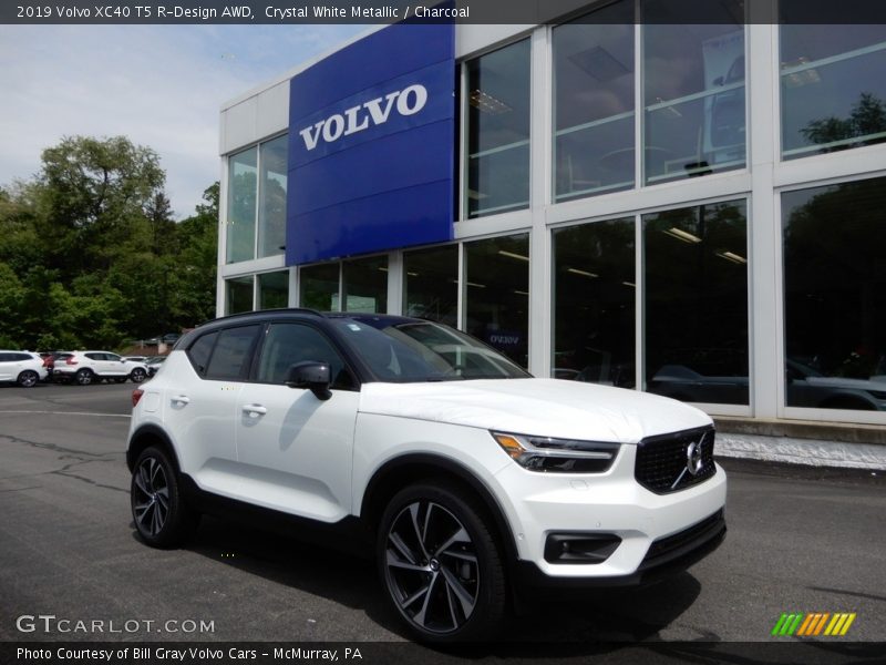 Crystal White Metallic / Charcoal 2019 Volvo XC40 T5 R-Design AWD