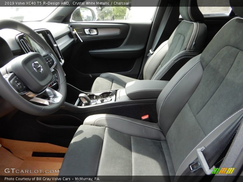 Crystal White Metallic / Charcoal 2019 Volvo XC40 T5 R-Design AWD