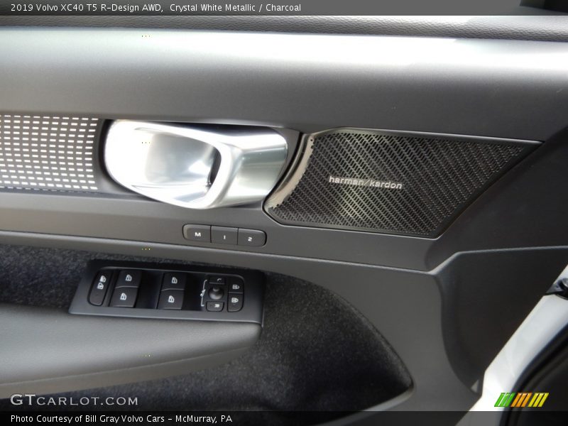Crystal White Metallic / Charcoal 2019 Volvo XC40 T5 R-Design AWD
