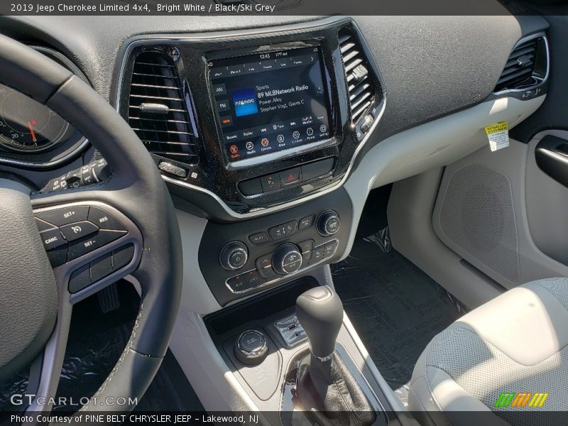 Bright White / Black/Ski Grey 2019 Jeep Cherokee Limited 4x4