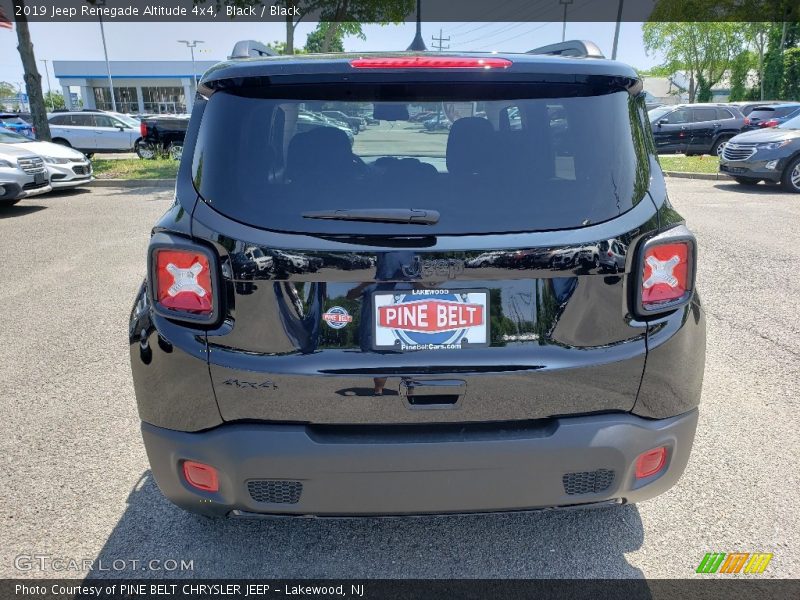 Black / Black 2019 Jeep Renegade Altitude 4x4