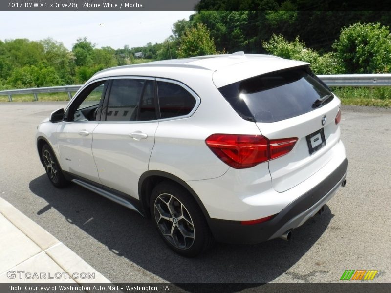 Alpine White / Mocha 2017 BMW X1 xDrive28i