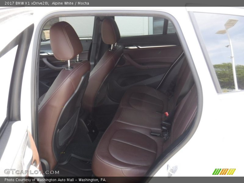 Alpine White / Mocha 2017 BMW X1 xDrive28i