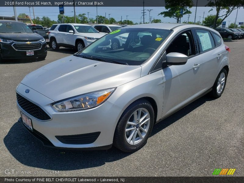 Ingot Silver / Charcoal Black 2018 Ford Focus SE Hatch