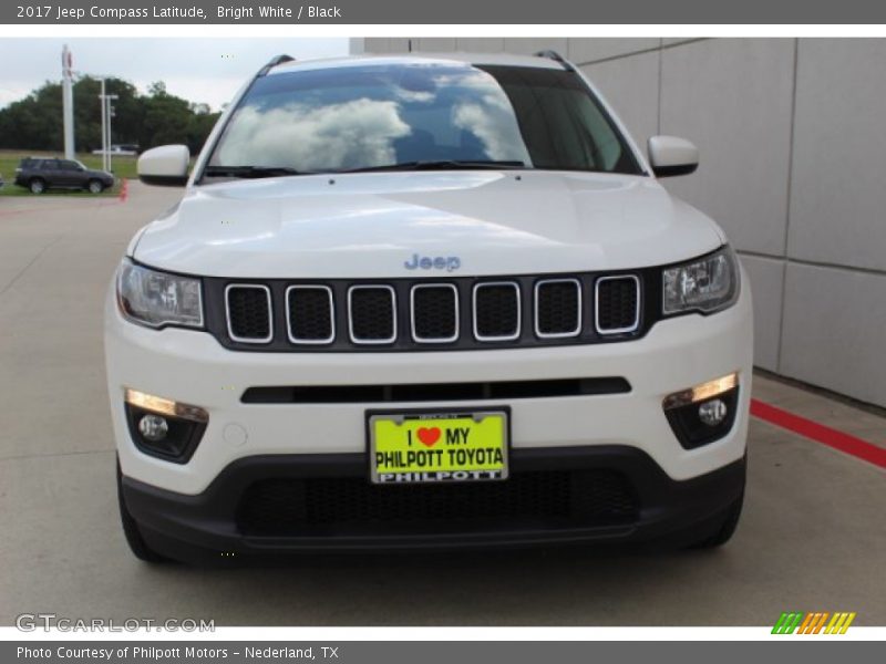 Bright White / Black 2017 Jeep Compass Latitude