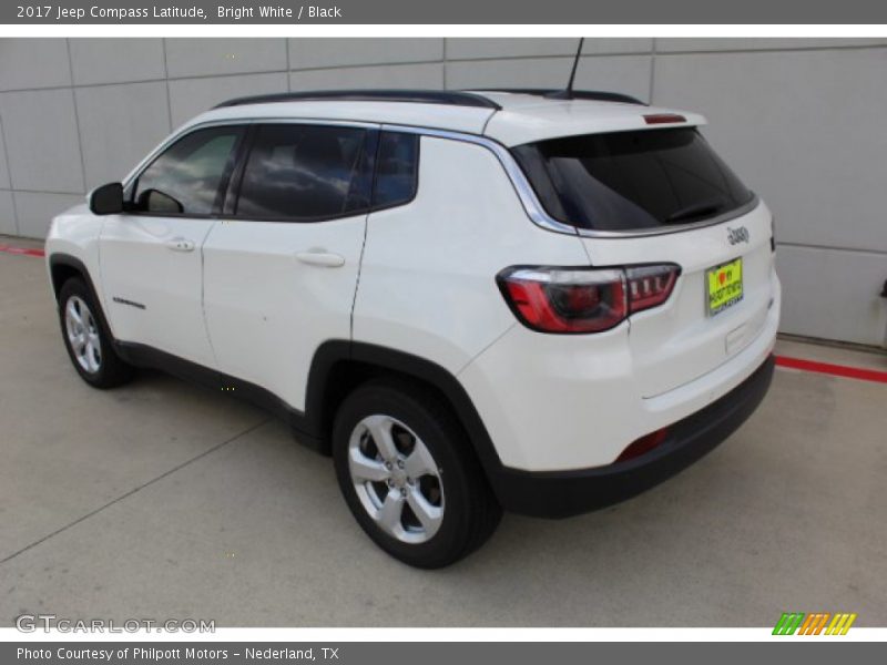 Bright White / Black 2017 Jeep Compass Latitude