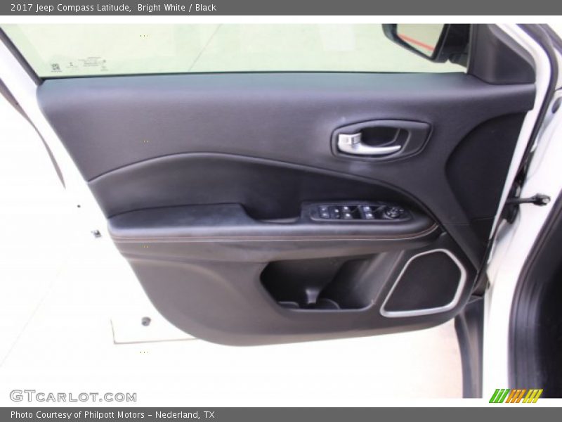 Bright White / Black 2017 Jeep Compass Latitude