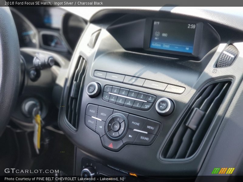 Ingot Silver / Charcoal Black 2018 Ford Focus SE Hatch