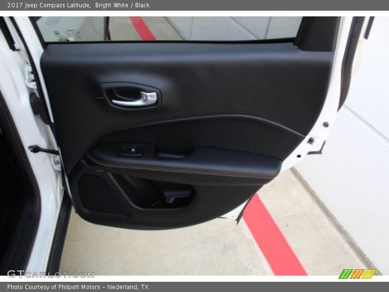 Bright White / Black 2017 Jeep Compass Latitude