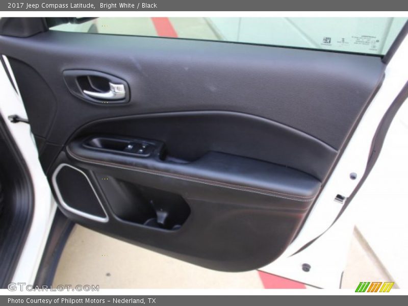 Bright White / Black 2017 Jeep Compass Latitude