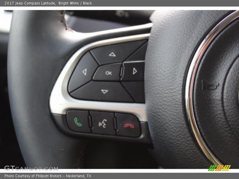 Bright White / Black 2017 Jeep Compass Latitude