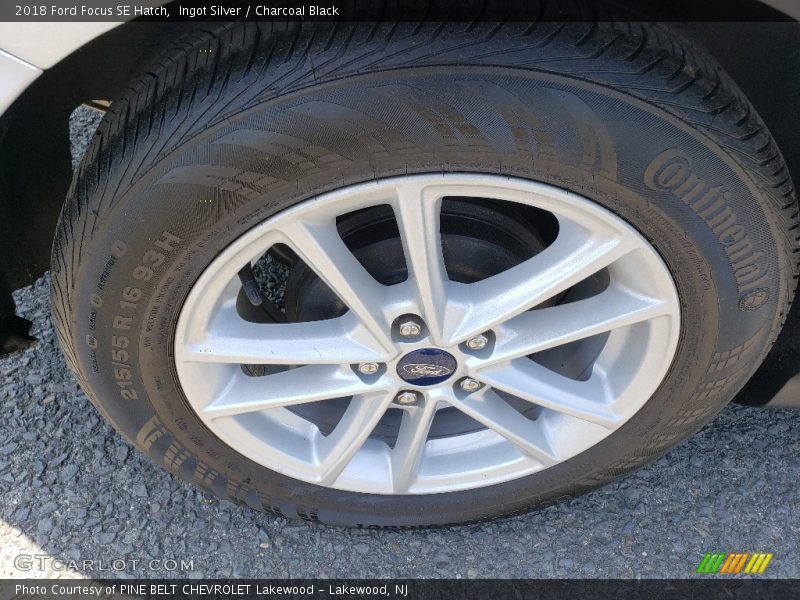 Ingot Silver / Charcoal Black 2018 Ford Focus SE Hatch