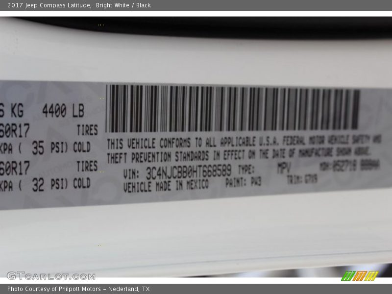 Bright White / Black 2017 Jeep Compass Latitude