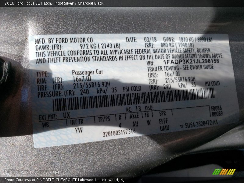 Ingot Silver / Charcoal Black 2018 Ford Focus SE Hatch