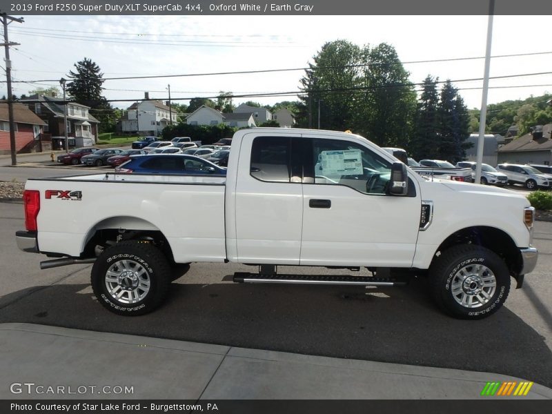 Oxford White / Earth Gray 2019 Ford F250 Super Duty XLT SuperCab 4x4