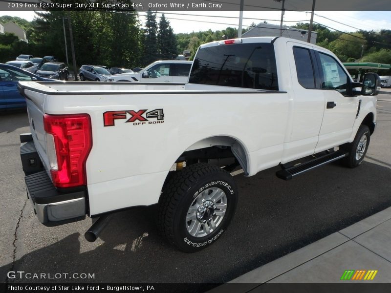 Oxford White / Earth Gray 2019 Ford F250 Super Duty XLT SuperCab 4x4