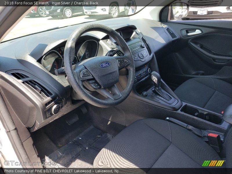 Ingot Silver / Charcoal Black 2018 Ford Focus SE Hatch