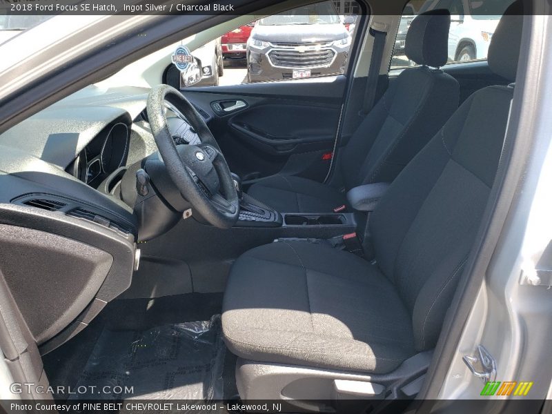 Ingot Silver / Charcoal Black 2018 Ford Focus SE Hatch