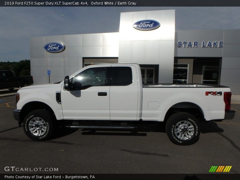 Oxford White / Earth Gray 2019 Ford F250 Super Duty XLT SuperCab 4x4
