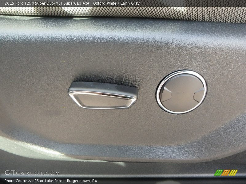 Oxford White / Earth Gray 2019 Ford F250 Super Duty XLT SuperCab 4x4