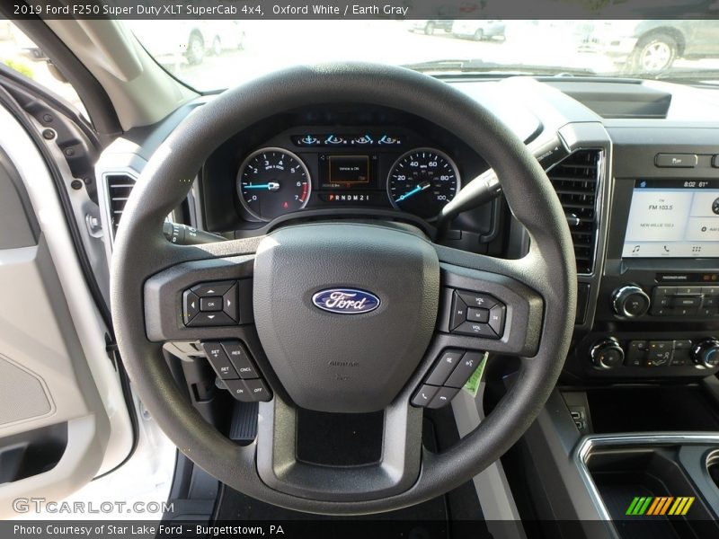 Oxford White / Earth Gray 2019 Ford F250 Super Duty XLT SuperCab 4x4