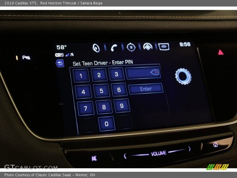 Red Horizon Tintcoat / Sahara Beige 2019 Cadillac XT5