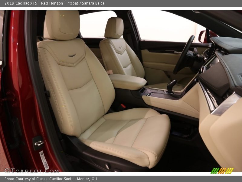 Red Horizon Tintcoat / Sahara Beige 2019 Cadillac XT5