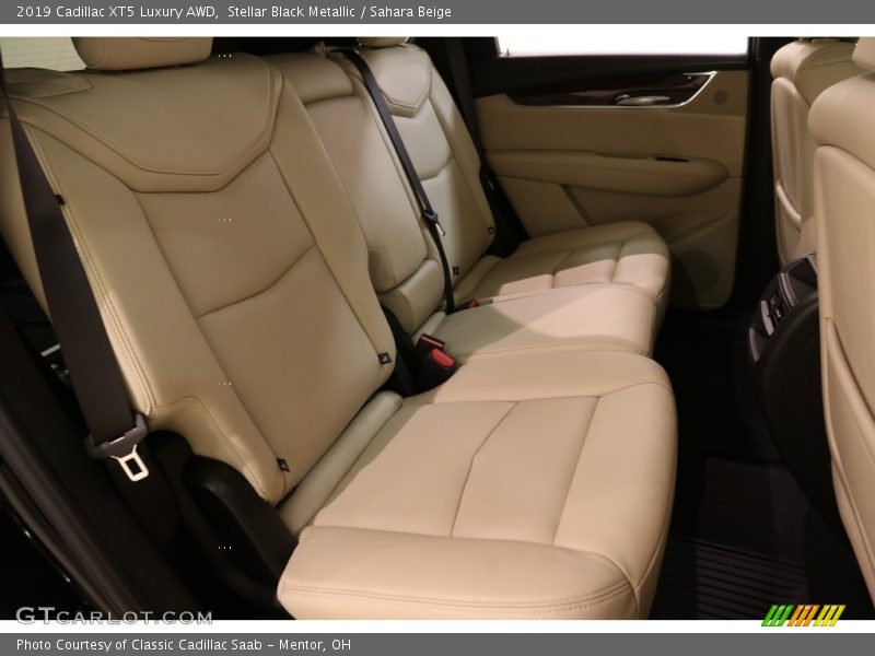 Stellar Black Metallic / Sahara Beige 2019 Cadillac XT5 Luxury AWD