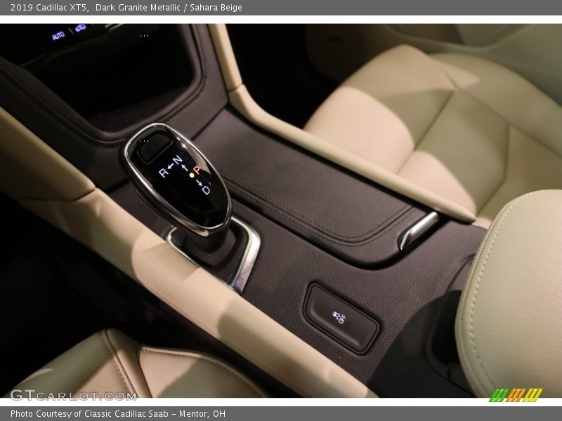 Dark Granite Metallic / Sahara Beige 2019 Cadillac XT5