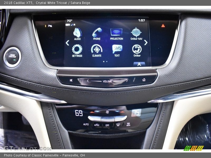 Crystal White Tricoat / Sahara Beige 2018 Cadillac XT5