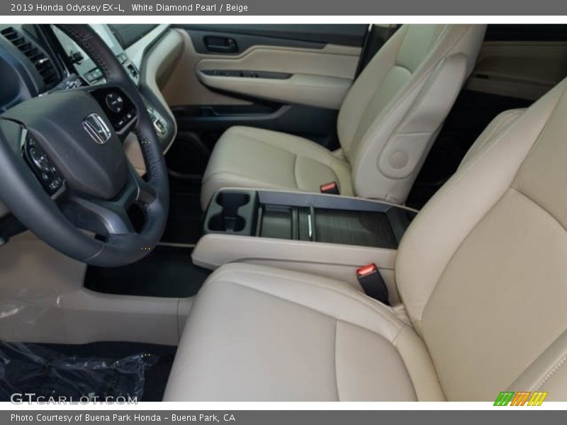 White Diamond Pearl / Beige 2019 Honda Odyssey EX-L