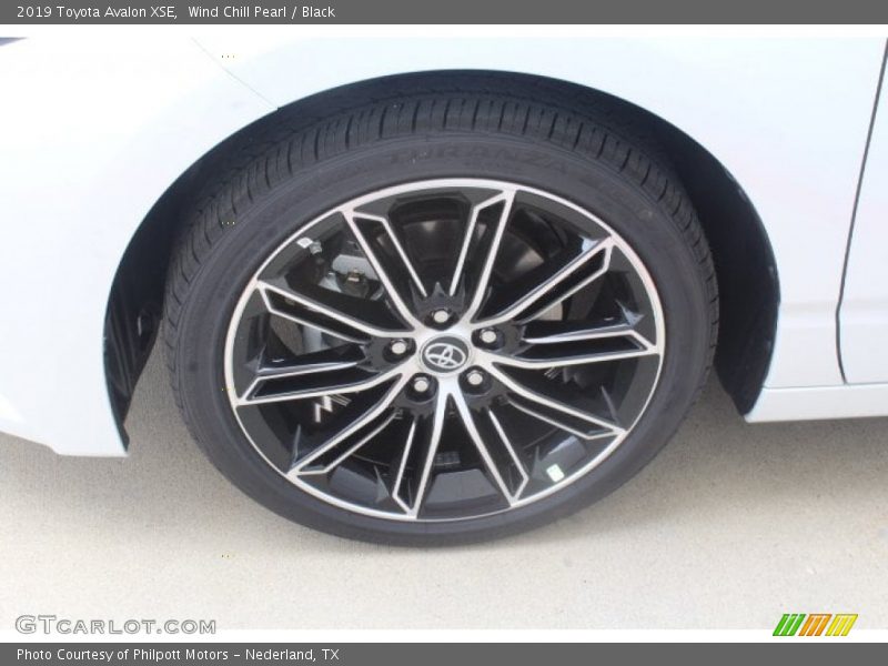 Wind Chill Pearl / Black 2019 Toyota Avalon XSE