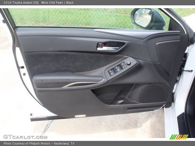 Wind Chill Pearl / Black 2019 Toyota Avalon XSE