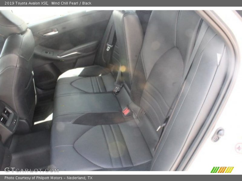 Wind Chill Pearl / Black 2019 Toyota Avalon XSE