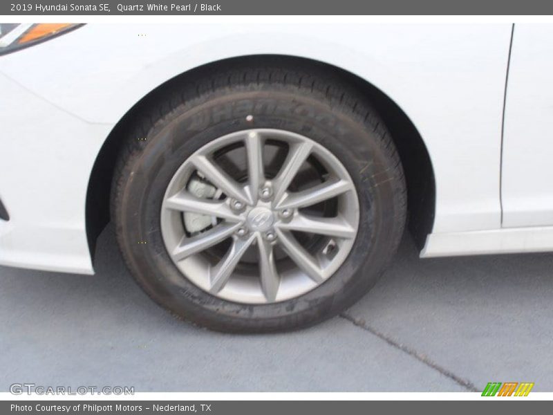Quartz White Pearl / Black 2019 Hyundai Sonata SE
