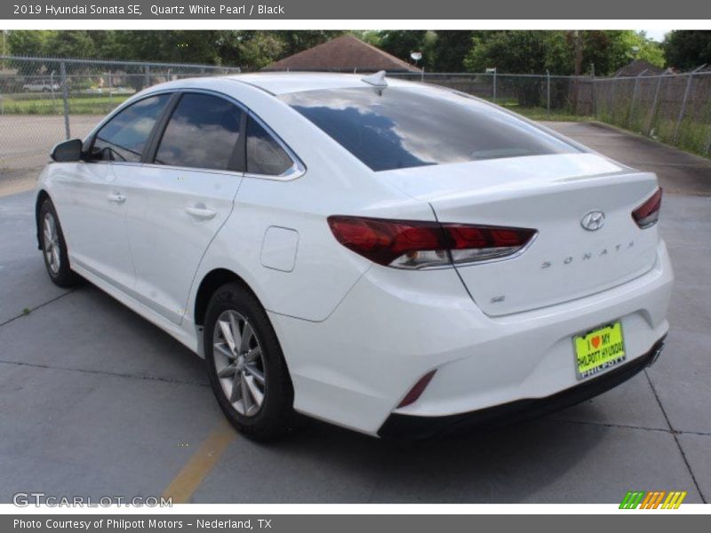 Quartz White Pearl / Black 2019 Hyundai Sonata SE