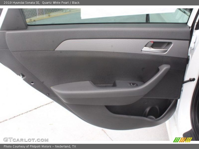 Quartz White Pearl / Black 2019 Hyundai Sonata SE