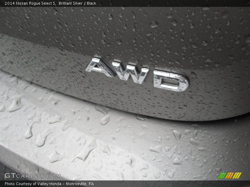 Brilliant Silver / Black 2014 Nissan Rogue Select S