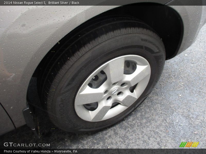 Brilliant Silver / Black 2014 Nissan Rogue Select S