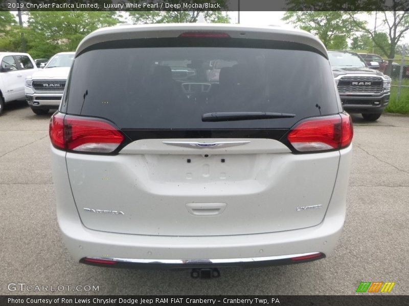 Luxury White Pearl / Deep Mocha/Black 2019 Chrysler Pacifica Limited