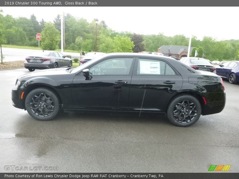 Gloss Black / Black 2019 Chrysler 300 Touring AWD